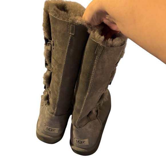 UGG Women's Bailey Button Triplet Tall Charcoal Grey Suede Boots 1873 Sz 8 - Picture 4 of 6